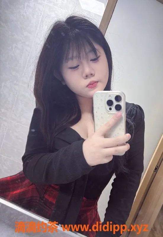 广州楼凤-白云奶盖，嫩妹大胸夜课6P服务