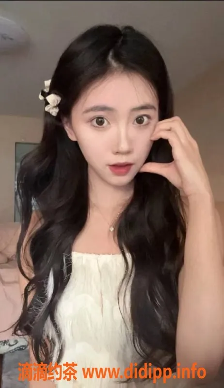 福州楼凤资源信息,福州九里元美，181cm电报老师，舌吻服务等你来体验！