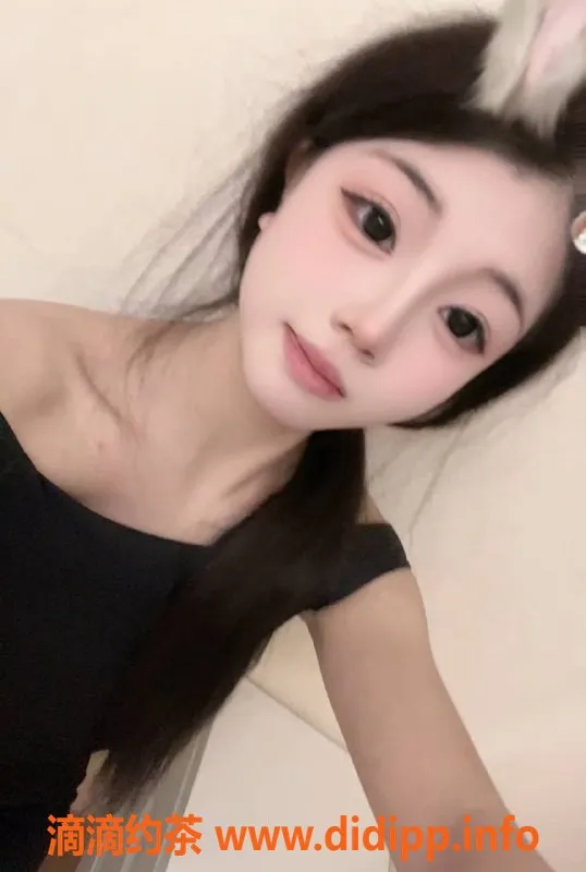 成都楼凤-成华区17岁甜妹小月芽，170cm/90斤，女友感强