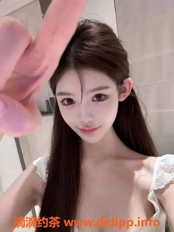 深圳楼凤-福田小晴，嫩妹服务1800P，舌吻超赞！