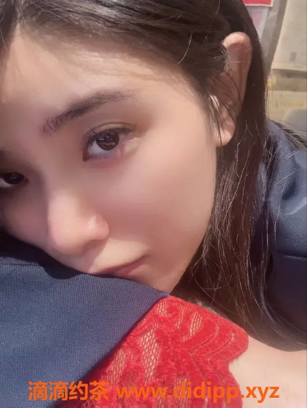 成都楼凤-成都娜美，165cm/49kg，深喉陪浴，700元