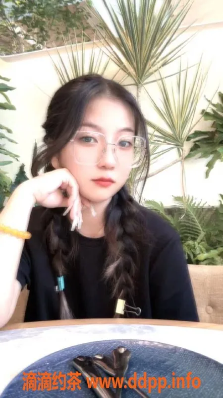 东莞楼凤-黄江玥玥，双飞服务688起，享受新体验