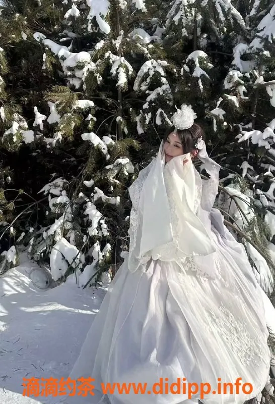 深圳楼凤-深圳南山一寒，165E大胸，1500起价！