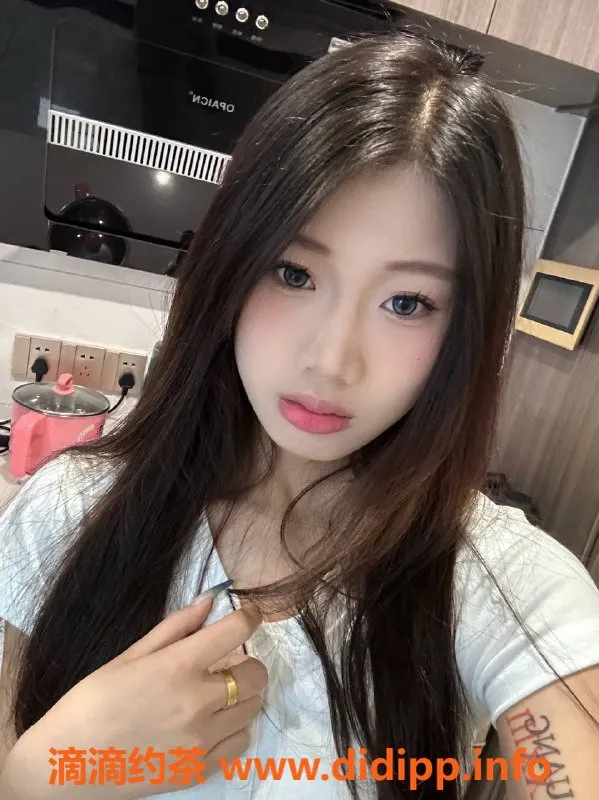 广州楼凤-天河19岁极品嫩妹橘子，身高168，茶水超实惠