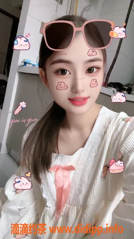 长沙楼凤资源信息,雨花区22岁薇薇，165cm C杯，400p鸳鸯浴服务