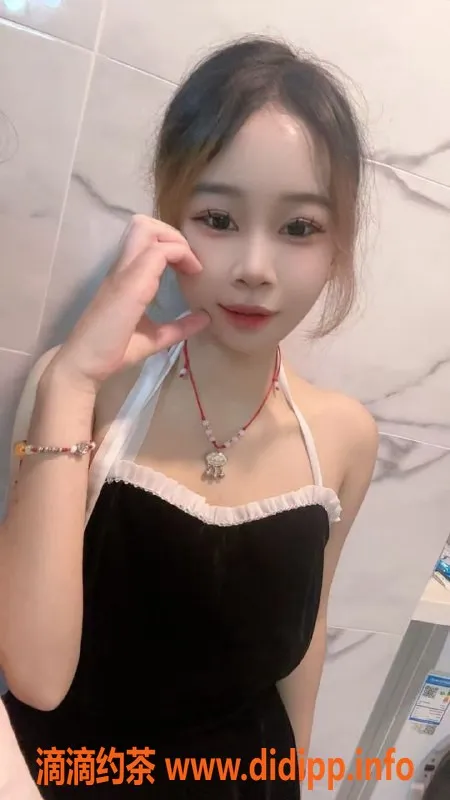 成都楼凤-成都如如，18岁巨乳嫩妹，600元享服务