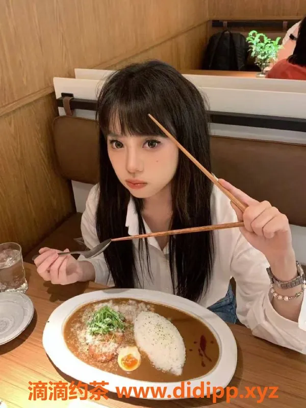 深圳楼凤-南山区嫩妹七七，制服舌吻服务，1000P起