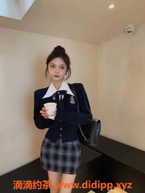 深圳楼凤-南山嫩妹年年，制服服务超赞，1200起价