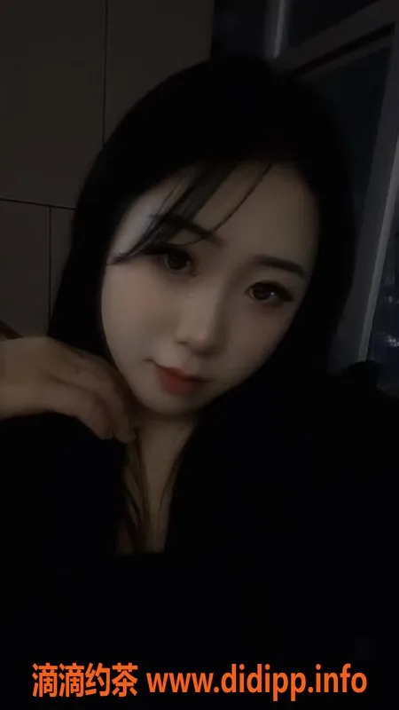 深圳楼凤-宝安区嫩妹甜甜，制服按摩只需700元