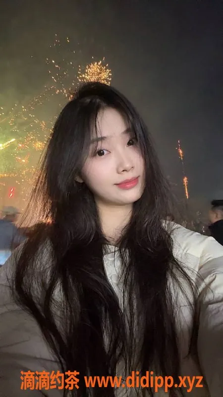 深圳楼凤-龙华小蛋挞，1198元调情陪浴服务