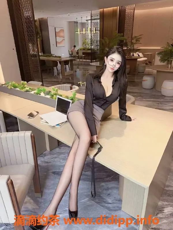 杭州楼凤-古丽 25岁好身材幼师 168cm 48kg 1000p起