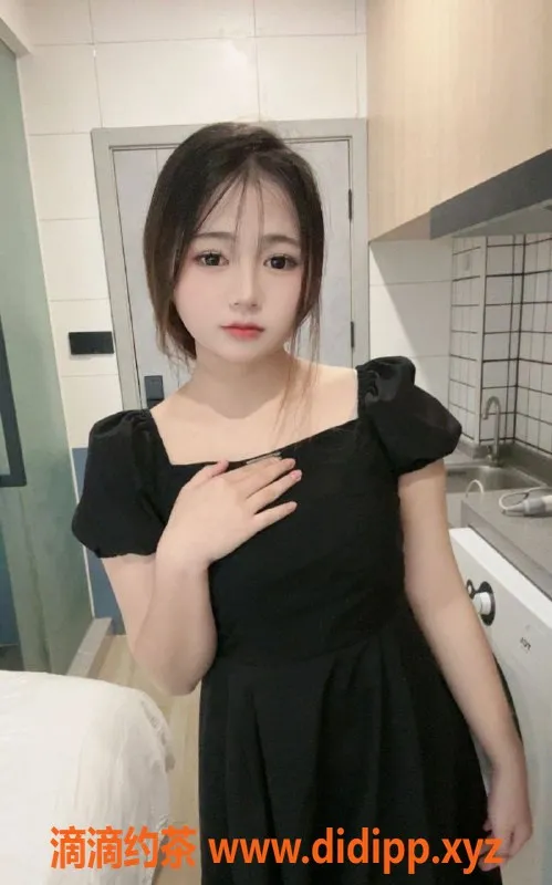 深圳楼凤-龙华微微，上门服务700起，陪浴调情任你选