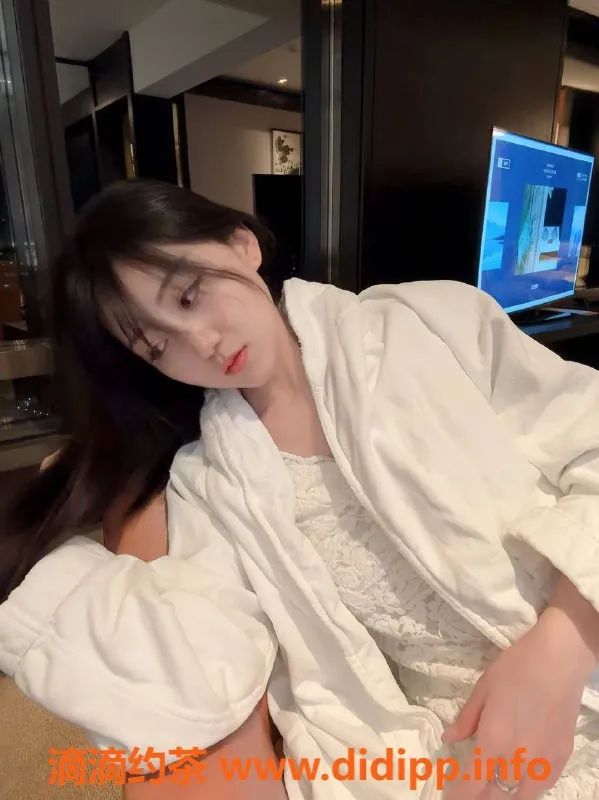 北京楼凤-朝阳三里屯童可可，精品妹子，课费2500p