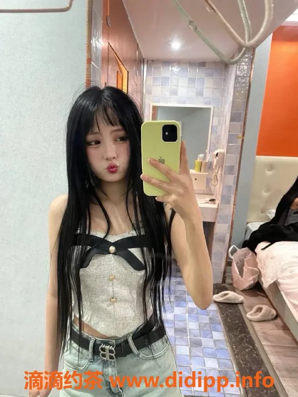 郑州楼凤-金水区小雅，19岁，165身高，87体重，尽享优质服务