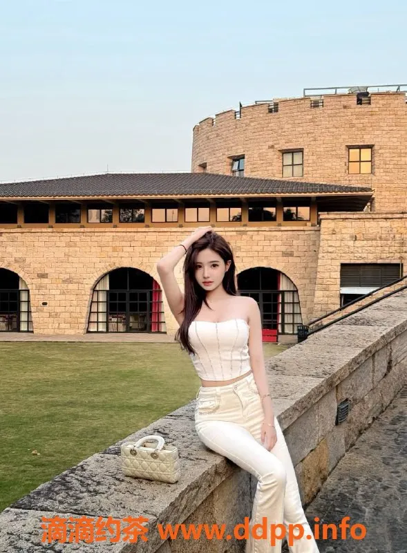 杭州楼凤-拱墅依依宝贝，164cm，45kg，提供多种优质服务