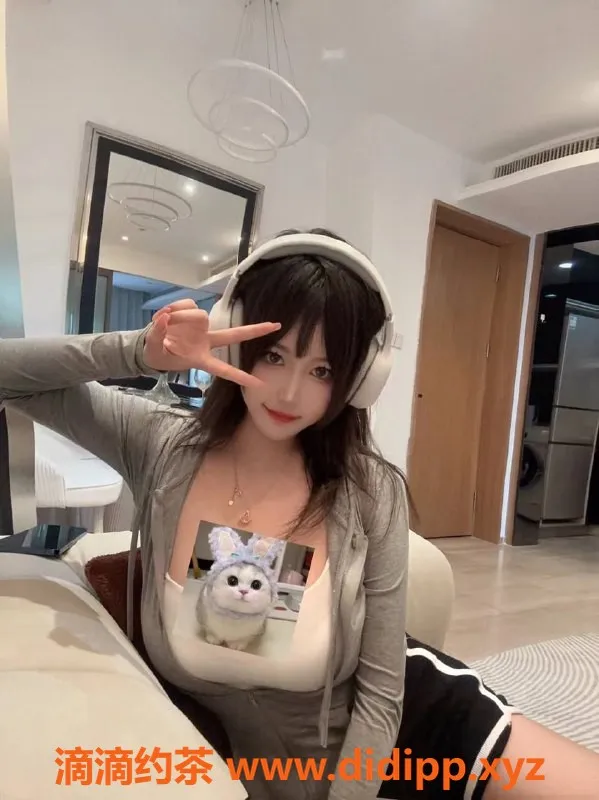 深圳楼凤-深圳唐欣，165cm大胸美女，1300元起