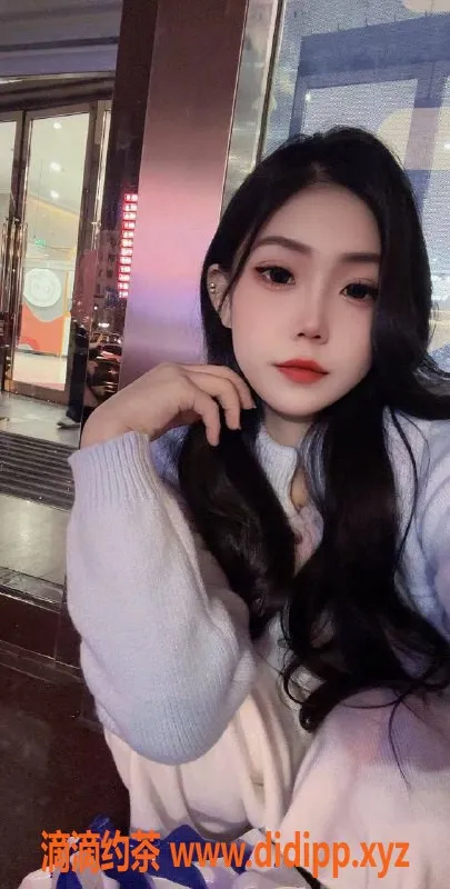 成都楼凤资源信息,高新区嫩妹文文，课时费6p，身材一级棒！