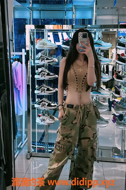 广州楼凤-天河许初蒽，课费700p优质体验