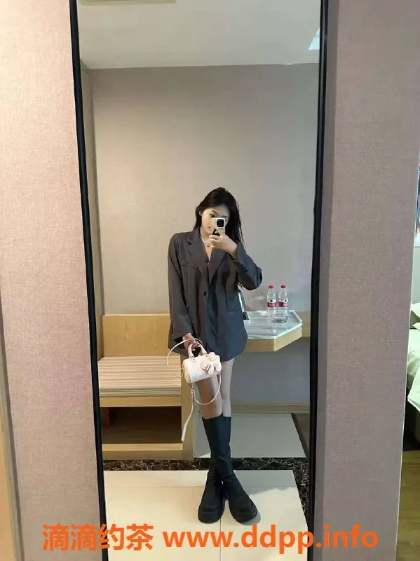 广州楼凤-番禺嫩妹小果冻，700元一小时服务