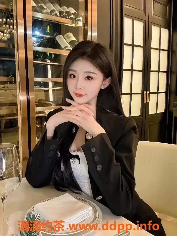 深圳楼凤-宝安依依，1200元舌吻足交服务