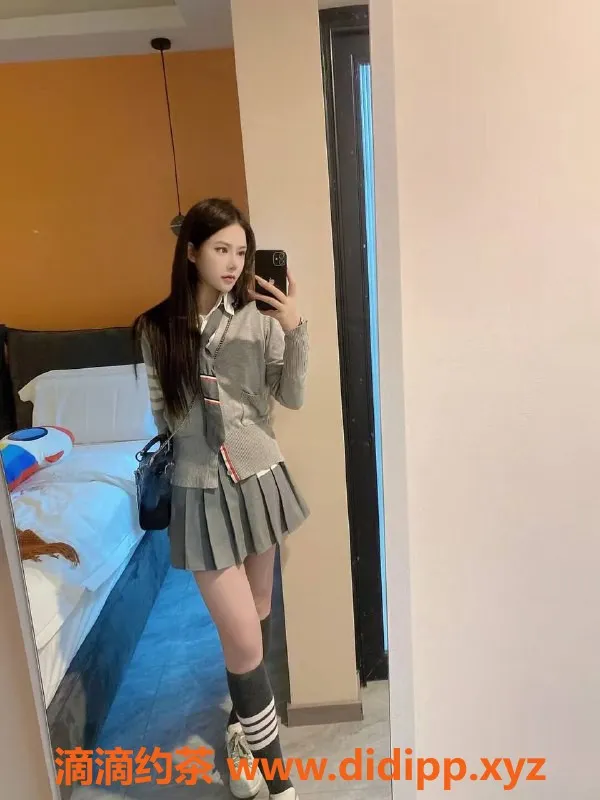 杭州楼凤-下沙嫩妹小七，1200元私密服务等你来体验！