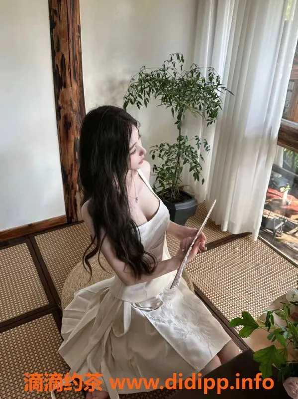 深圳楼凤-南山诗子，1300元双飞，服务多样，让你欲罢不能