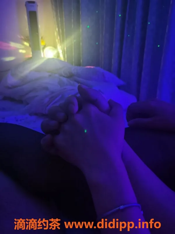 重庆楼凤资源信息,重庆冯成成，少妇，5p服务，心尖尖来电报