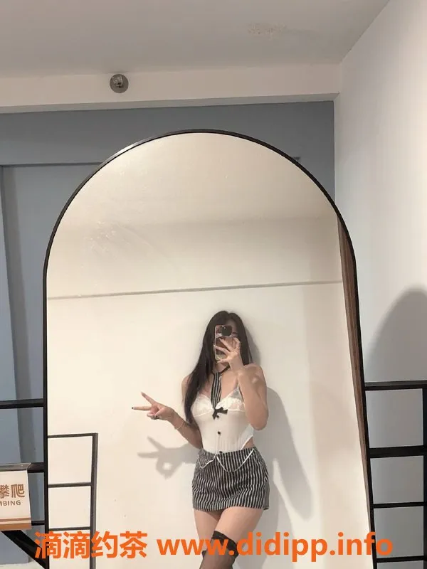 深圳楼凤-龙华西西，1200元起，激情服务等你来体验