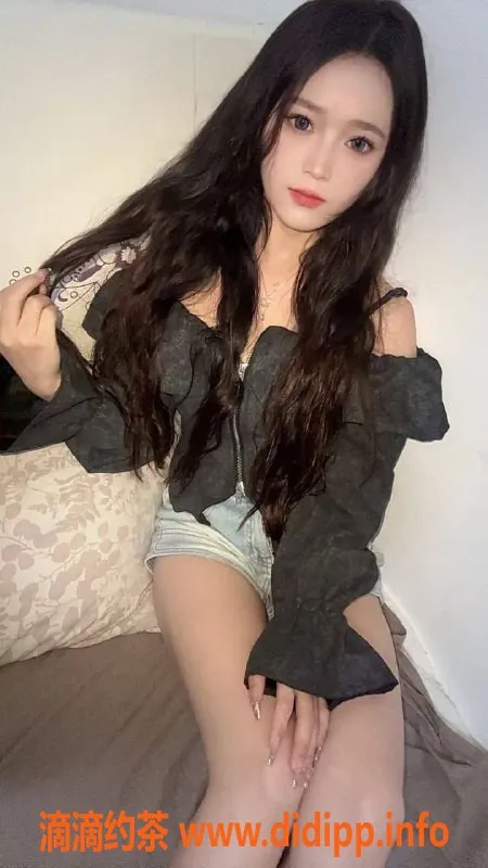 东莞楼凤-虎门欣欣，19岁165cm，胸围36B，服务多样