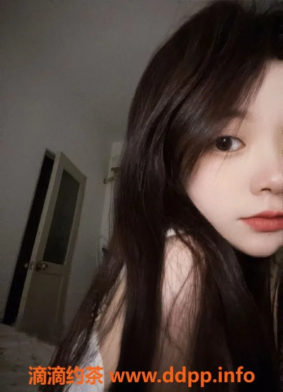 广州楼凤-天河小宝嫩妹服务，体验鸳鸯浴