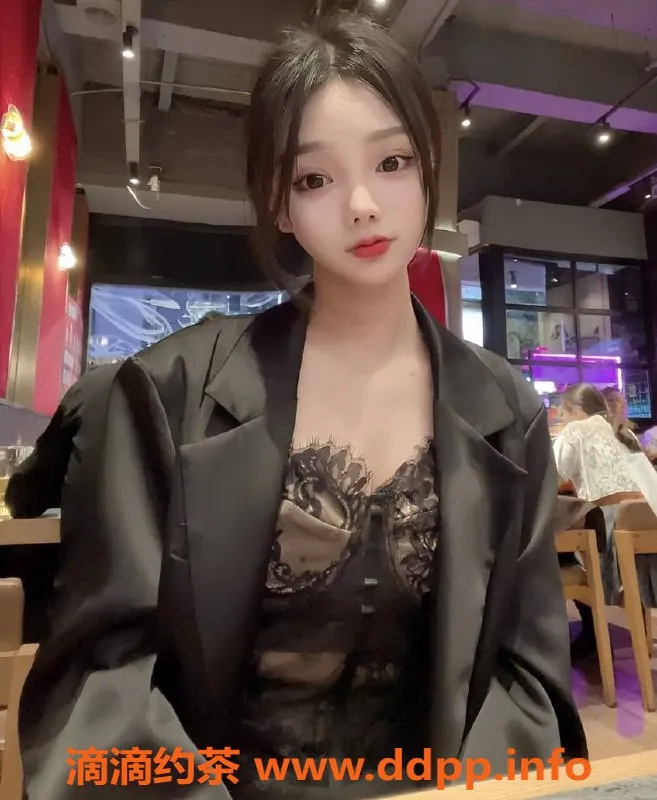 上海楼凤-长宁琉月，168cm C杯，1300元畅享舌吻服务