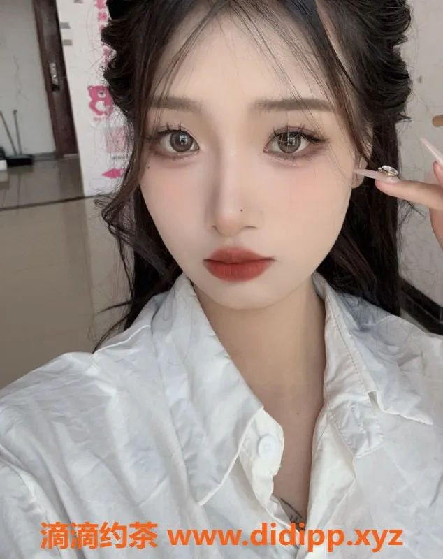 成都楼凤-成都九眼桥结衣，20岁嫩妹，600元享服务