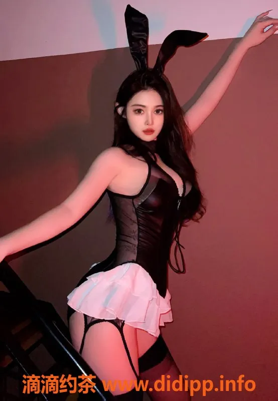 上海楼凤-普陀苏菲，173长腿肤白美人，1400P起