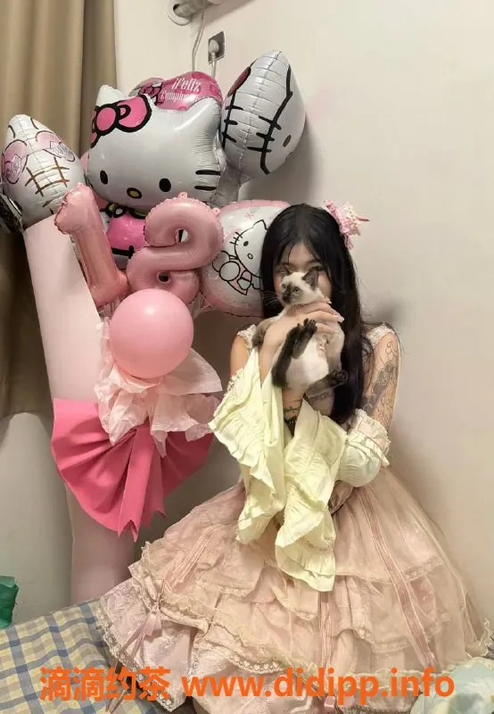 广州楼凤-天河甜妹静静，课费600起，服务超赞！