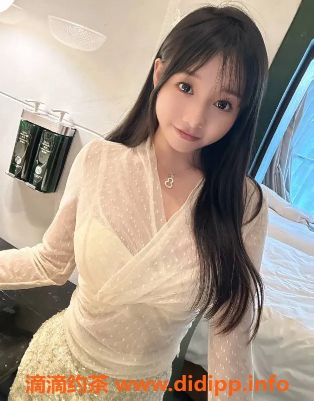 上海楼凤-长宁关关，160cm D罩杯嫩妹，1400元开始