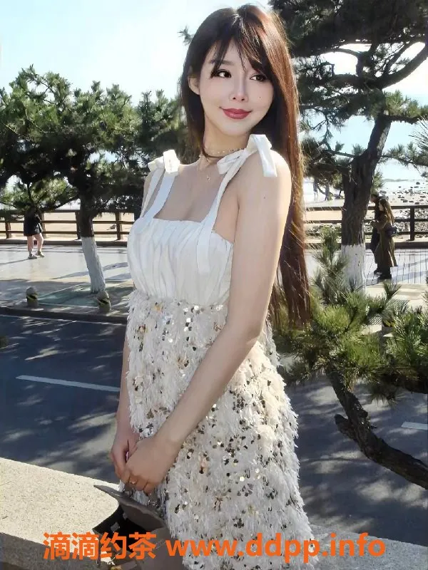 深圳楼凤-宝安依依，千元以上舌吻足交服务