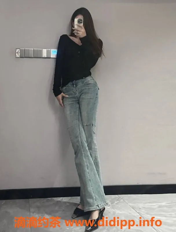 上海楼凤-浦东车模琳萱，181cm长腿，1400元服