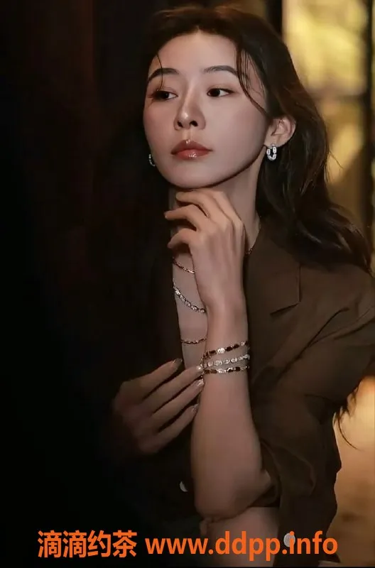 上海楼凤-黄浦王语烟 168cm大胸36D服务热荐