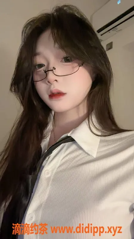 广州楼凤-番禺小艺，嫩妹大长腿，热情服务等你来体验！