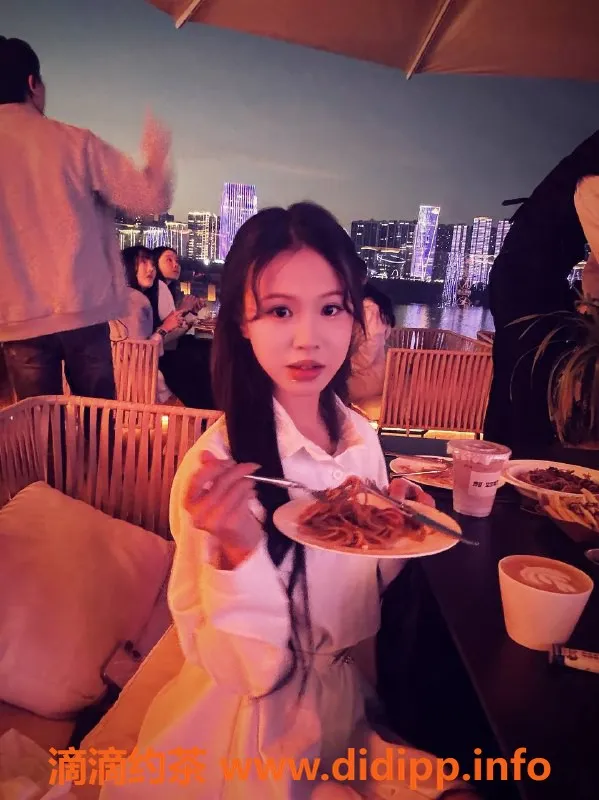 广州楼凤-白云御姐佳佳，800元起的激情服务