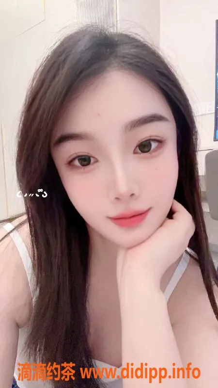 广州楼凤-天河少妇悠悠，800元/次舌吻服务