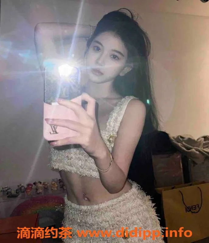 上海楼凤-黄浦嘉儿，167cm大胸36D，2000元体验