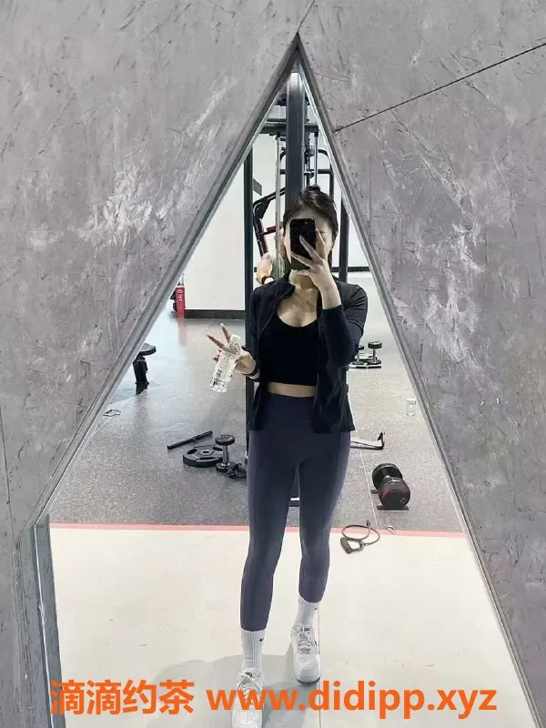 广州楼凤-26岁安琪，165cm，49kg，白云口活一流