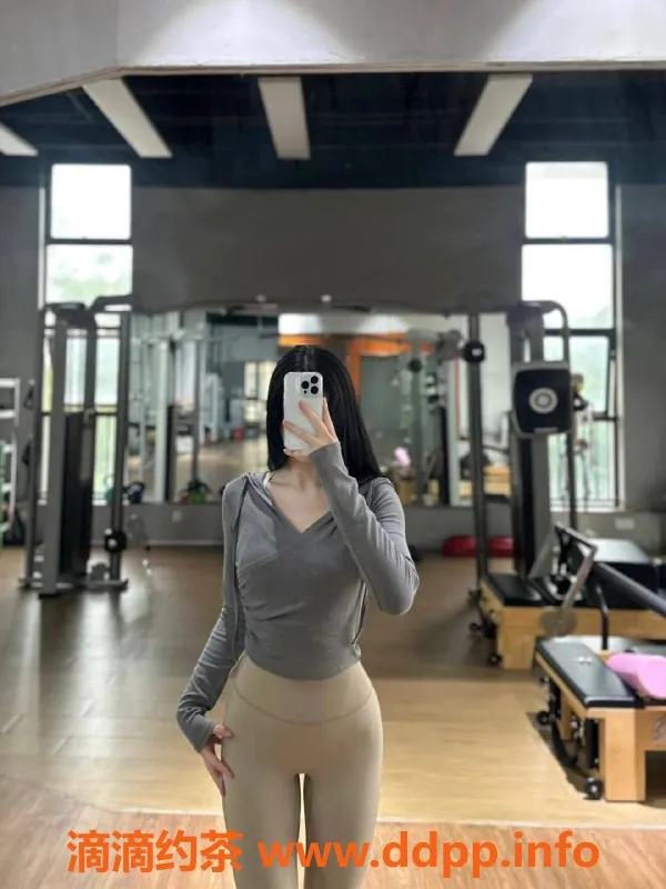 长沙楼凤-雨花区梦梦，175高21岁，激情女友式服务