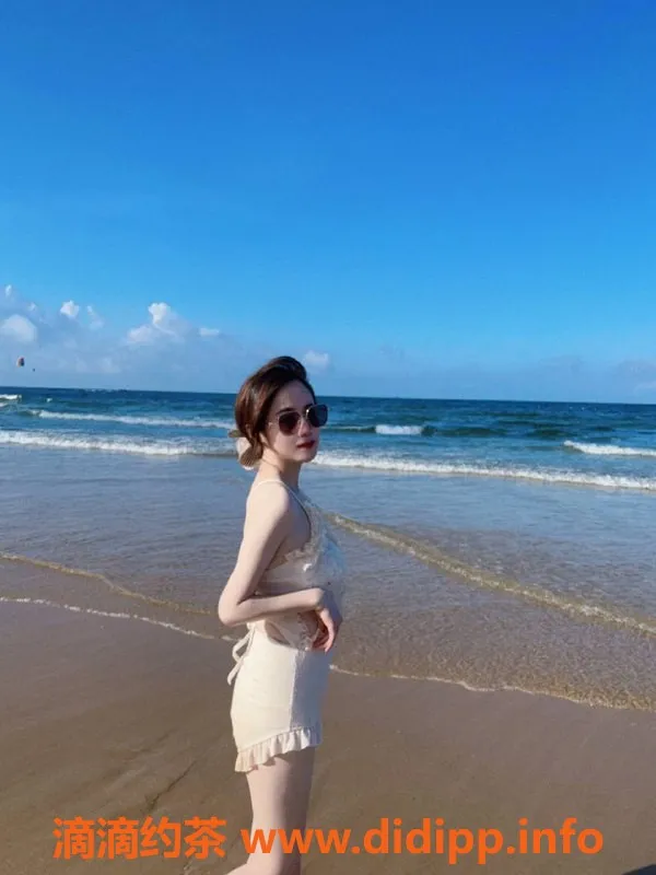 长沙楼凤-雨花区26岁画画妹，48kg B+罩杯热情服务