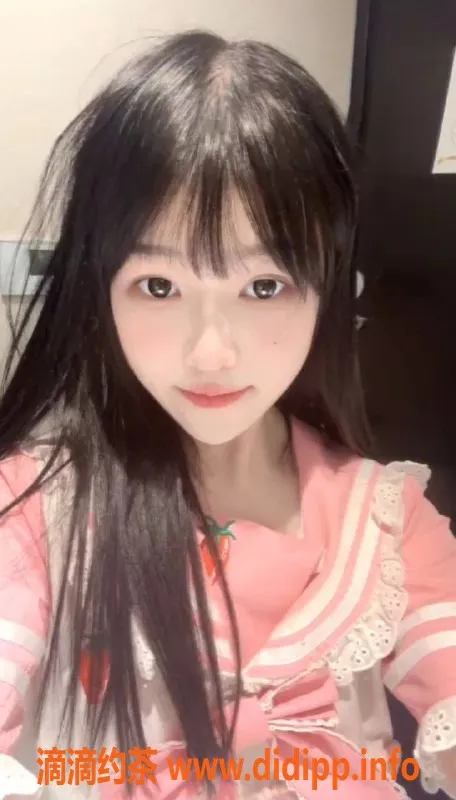 成都楼凤资源信息,成都驷马桥小糖宝，18岁嫩妹，700元60分钟