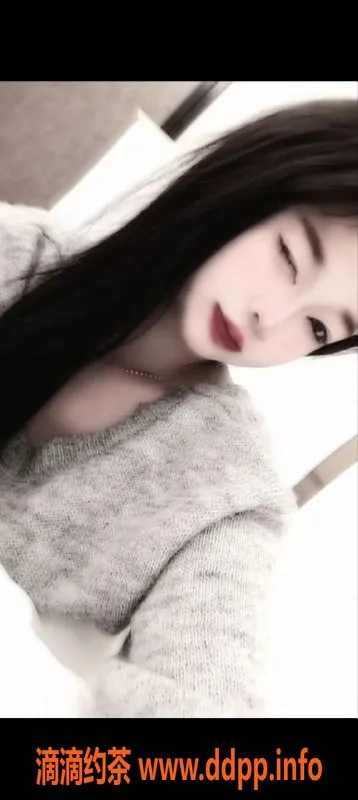 成都楼凤-四川丸子，16岁嫩妹，身高163，体重94，500元超值三件套服务