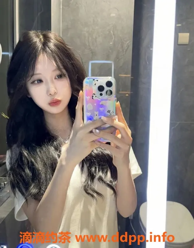 北京楼凤-丰台区小迷糊，粉嫩紧致JK制服服务1200起步