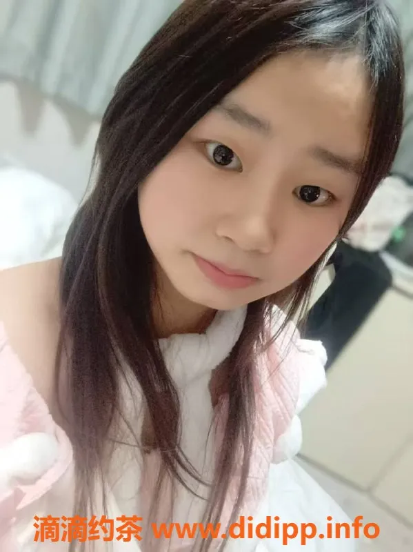 成都楼凤-成都艺西，丰满17岁妹儿，超好服务只需500