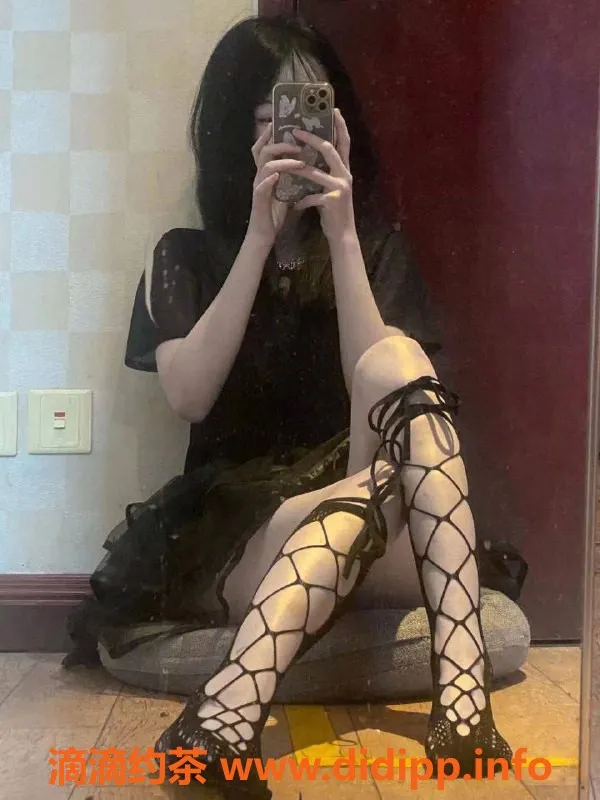 成都楼凤-锦江区嫩妹夏夏，6p超值体验！